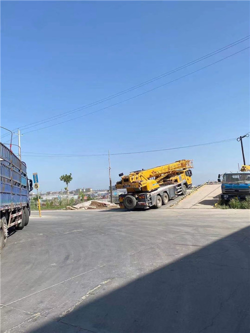 济宁市25吨吊车的租赁价格大概是多少？