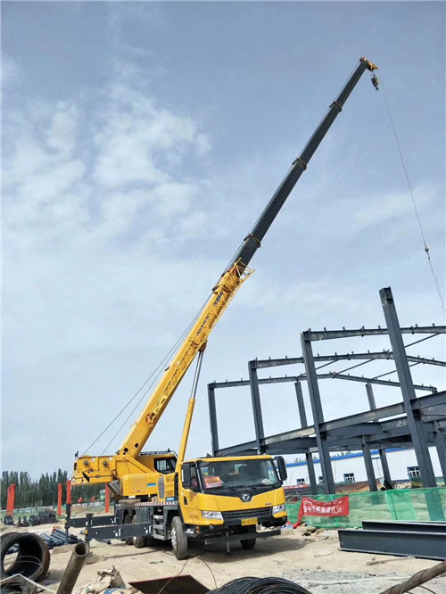 济宁市超高层建筑钢结构吊装案例